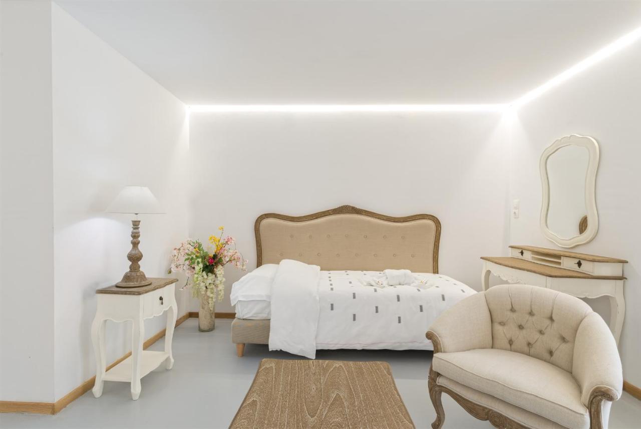 Syros Village Suites Vari  Ngoại thất bức ảnh